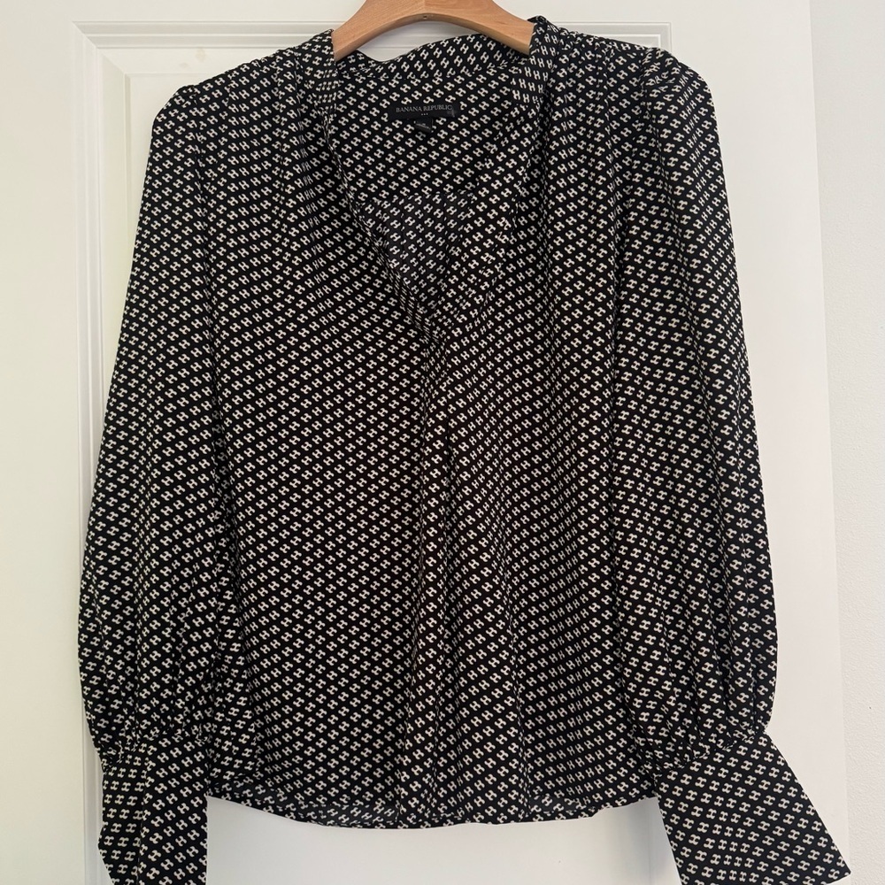 Banana Republic women’s print long sleeve blouse short top size small 4 6
